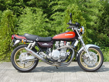 オリジナルマフラーの装着例(カワサキZ1、Z2、Z750D1、Z1000)