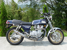 オリジナルマフラーの装着例(カワサキZ1000MK2、Z750FX)